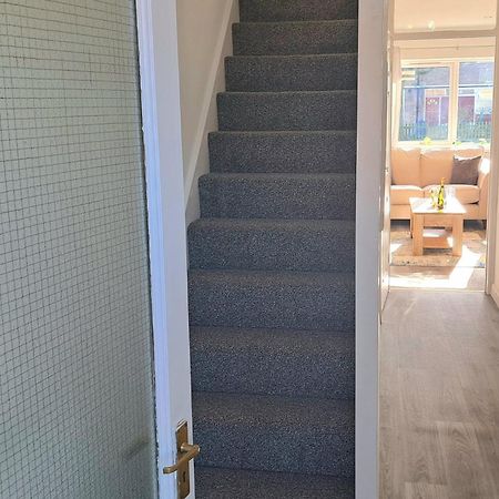 Cozy, Charming 3-Bedroom Home In Chester- Free Parking- Sleeps Up To 6 Exterior photo